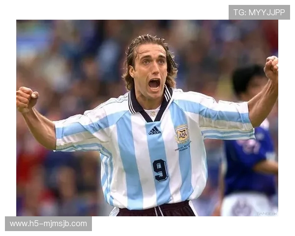 世界杯历史射手榜第一名的成就对比其他顶级射手的差异与影响分析