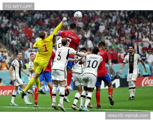 最新卡塔尔世界杯图片高清大图展示足球明星激烈对决精彩瞬间